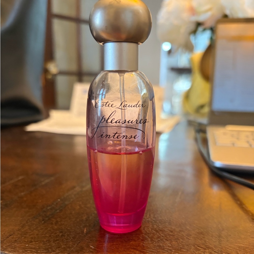 Estee Lauder Pleasures Intense Pink Gradient Perfume Bottle